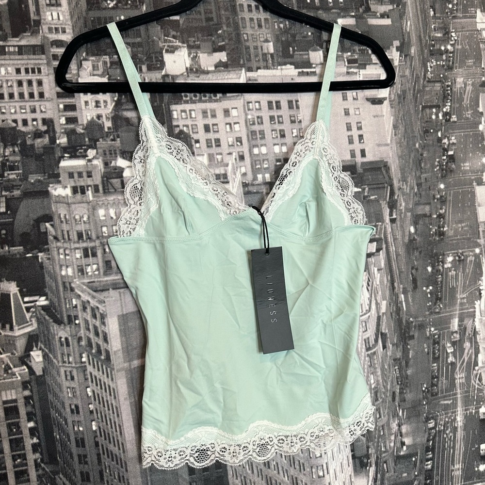 Lioness Dos Fitted Cami Blue Size 6 NWT